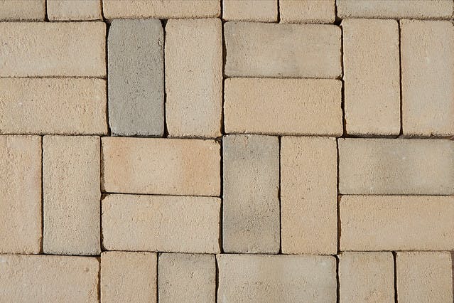 Lakeshore Blend Pavers | Buff Bricks