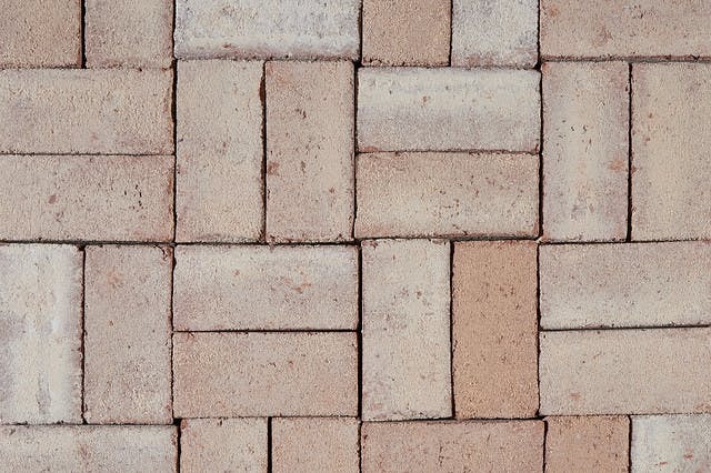 Belcrest 600 Pavers | White Bricks
